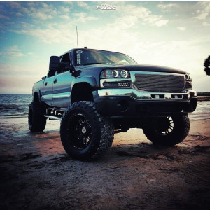 2005 GMC Sierra 1500 - 20x12 -44mm - Anthem Off-Road Enforcer - Suspension Lift 6" & Body 3" - 37" x 13.5"