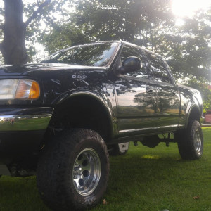 2001 Ford F-150 - 16x10 -38mm - Alloy Ion 171 - Suspension Lift 4" - 305/70R16