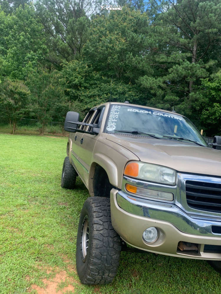 2005 GMC Sierra 1500 Wheel Offset Aggressive > 1" Outside Fender
