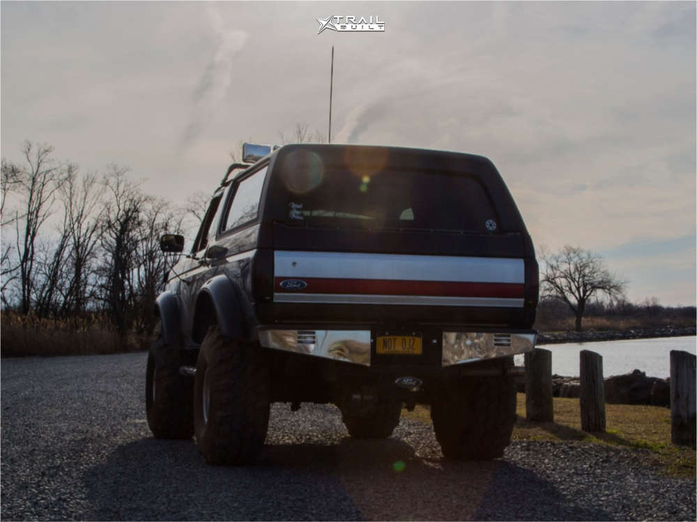 1991 Ford Bronco Wheel Offset Aggressive > 1