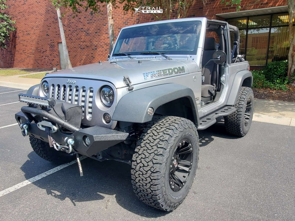 2018 Jeep Wrangler JK Wheel Offset Slightly Aggressive Suspension Lift 