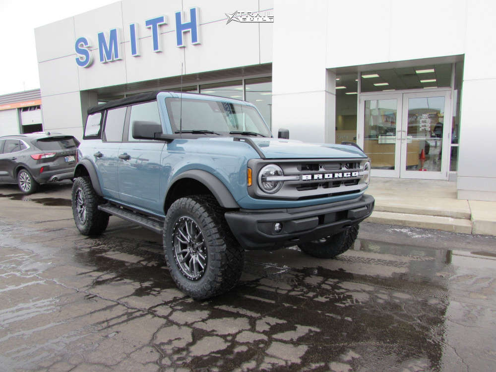 2021 Ford Bronco Wheel Offset Aggressive > 1" Outside Fender Leveling