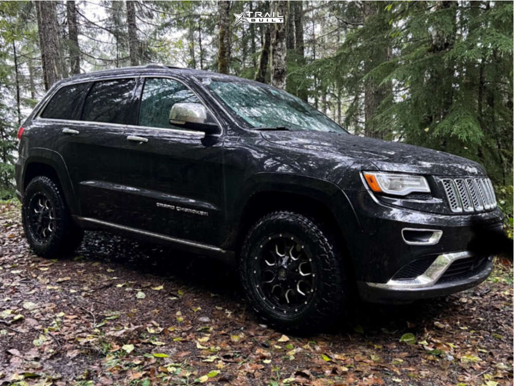 2014 Jeep Grand Cherokee Wheel Offset Aggressive > 1" Outside Fender