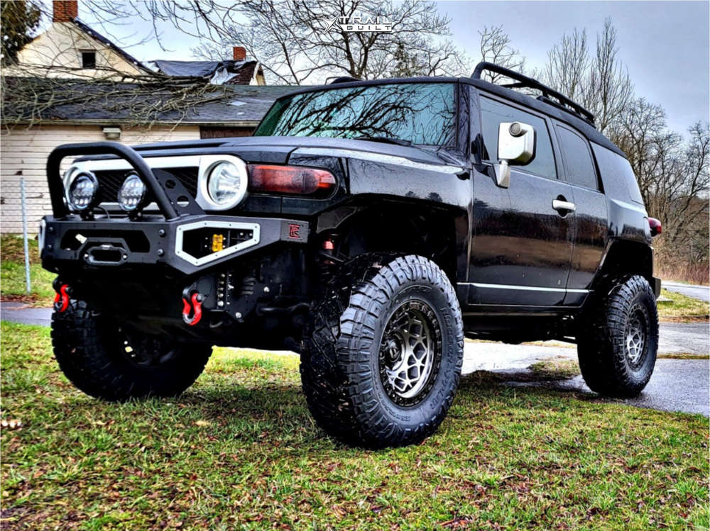 2007 Toyota FJ Cruiser Wheel Offset Super Aggressive 3