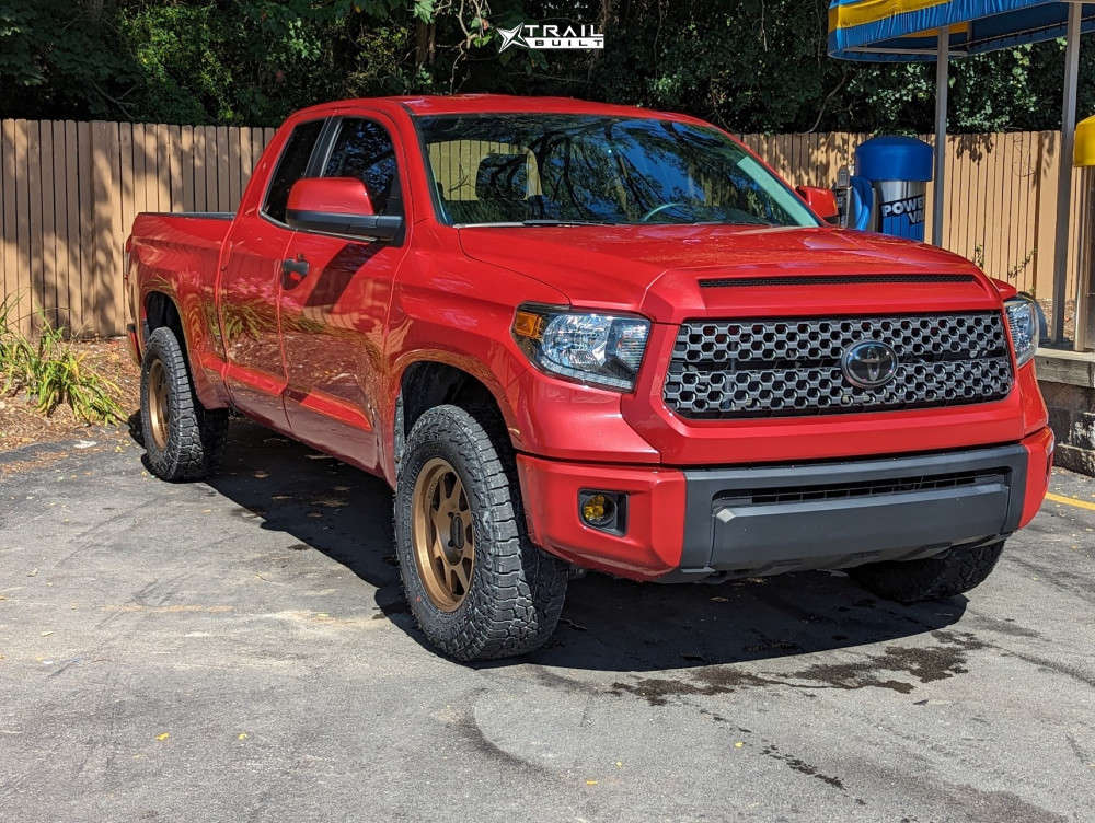 2020 Toyota Tundra Wheel Offset Aggressive > 1" Outside Fender Stock