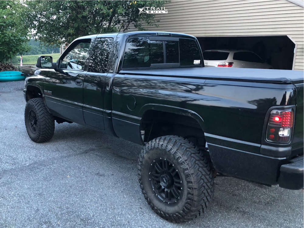2002 Dodge Ram 2500 Wheel Offset Aggressive > 1" Outside Fender