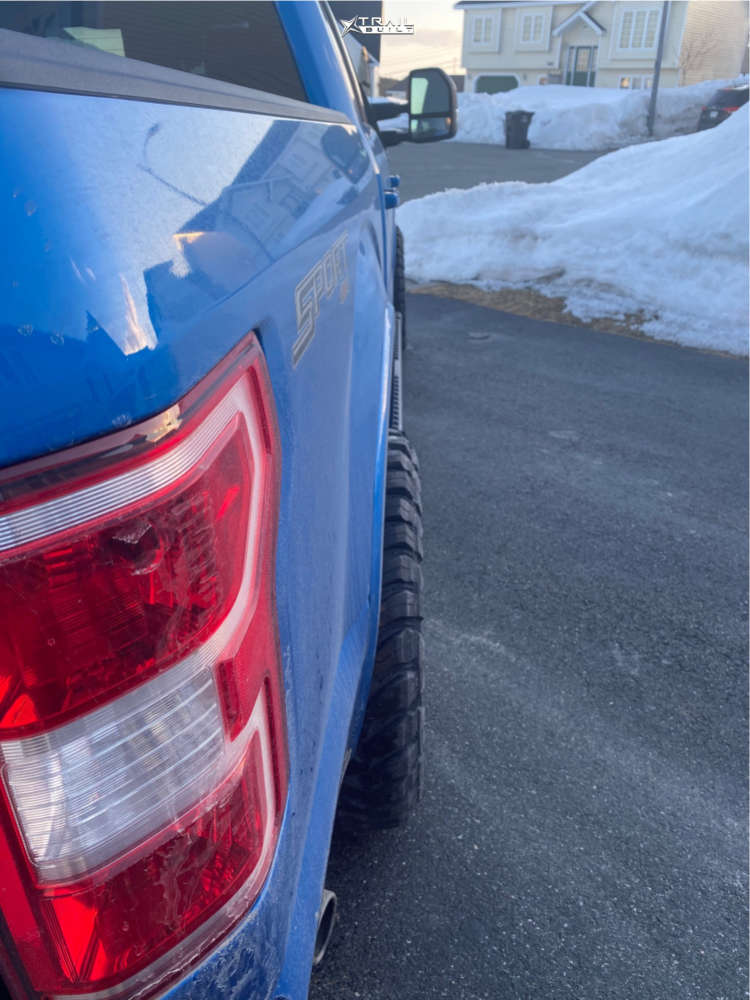 2019 Ford F150 Wheel Offset Aggressive > 1" Outside Fender Leveling