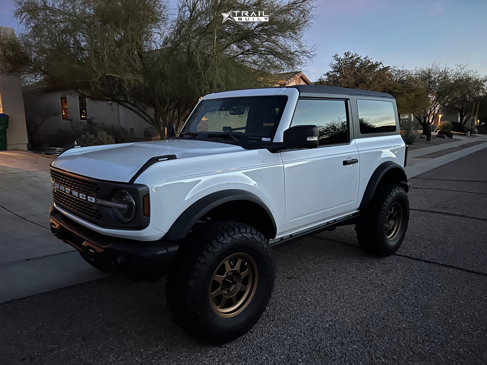 2883975-1-2023-bronco-ford-