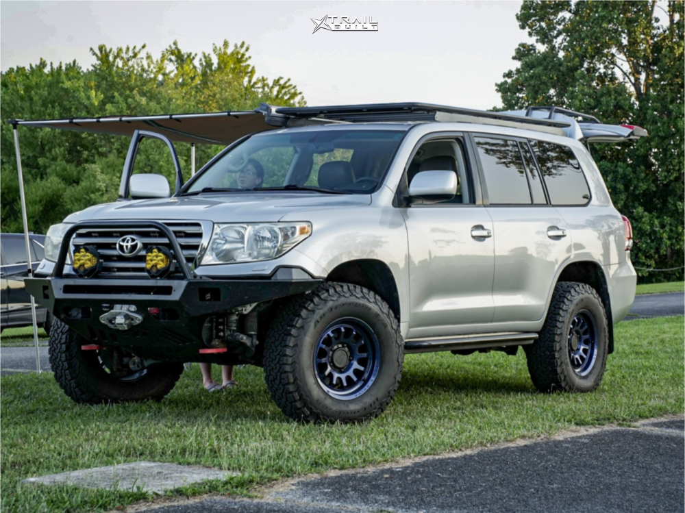 2009 Toyota Land Cruiser Wheel Offset Nearly Flush Suspension Lift